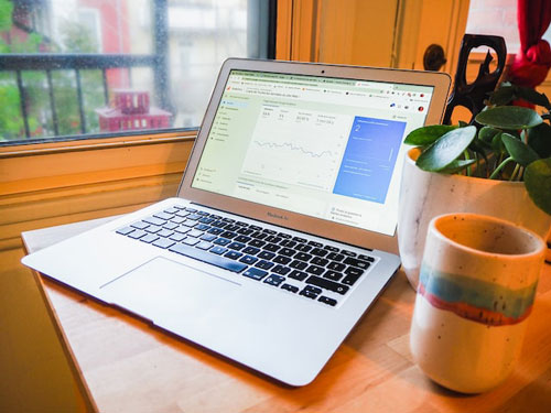 電銷封卡是因?yàn)槭裁丛蛟斐傻?